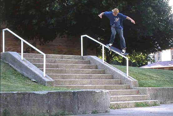 Handrail skateboard